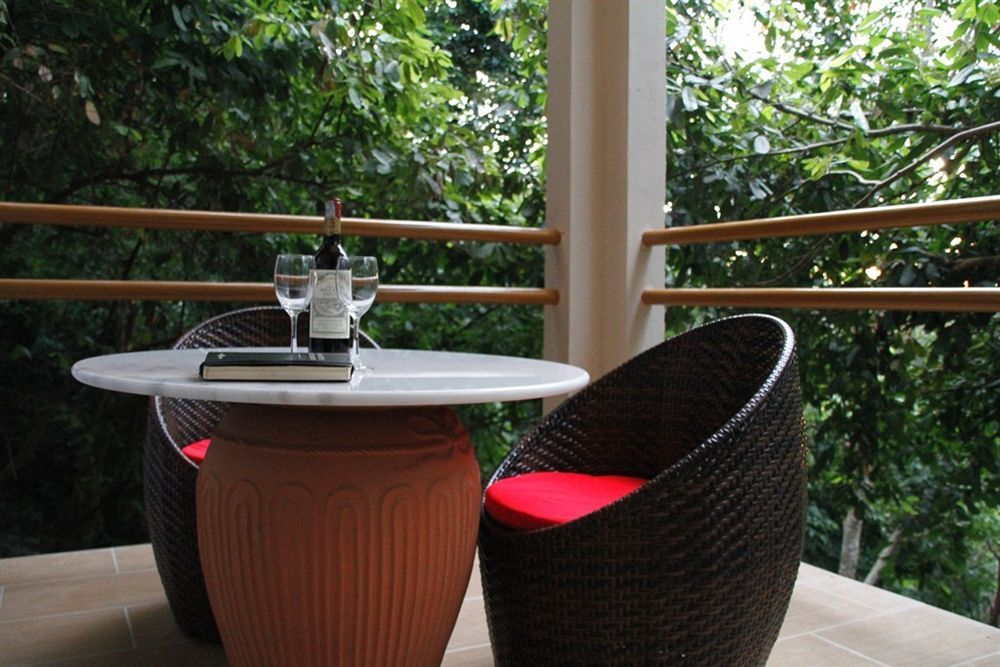 Pantai Tengah  Ambong Rainforest Retreat מראה חיצוני תמונה