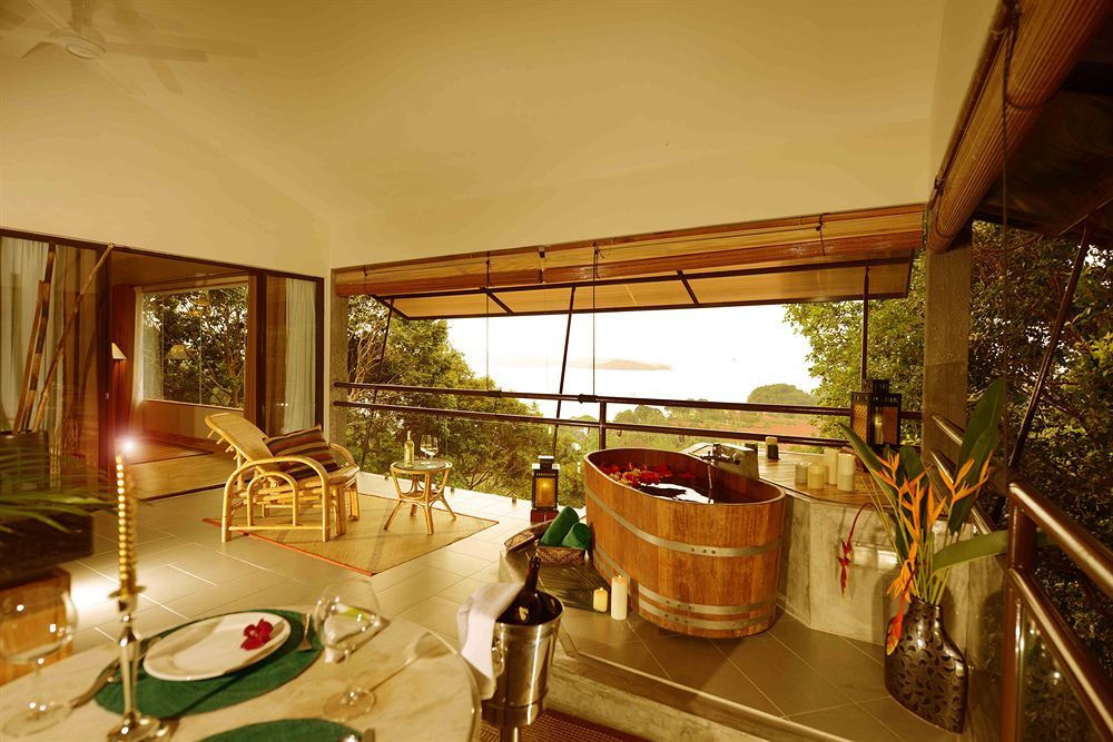 Pantai Tengah  Ambong Rainforest Retreat מראה חיצוני תמונה